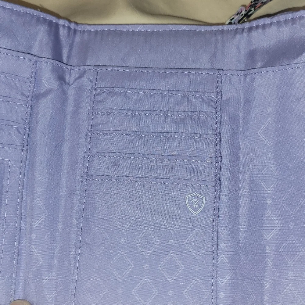 Vera bradley wristlet/wallet‎
